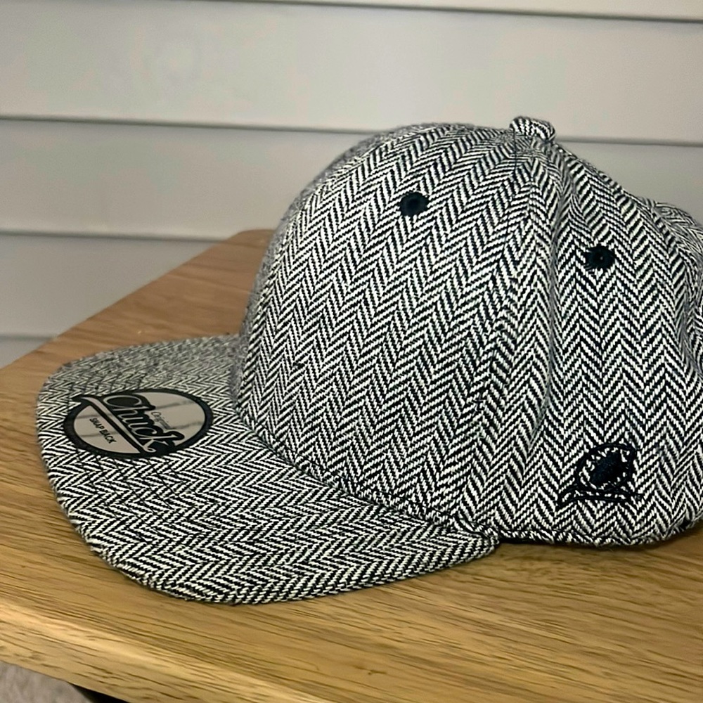 Chuck men’s herringbone baseball-cap. NWOT